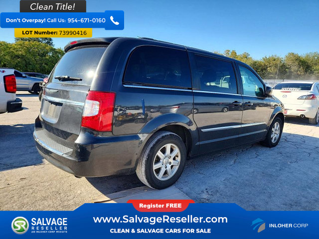 Used 2012 Chrysler Town & Country Touring w/ Entertainment Group #1 FWD image 4