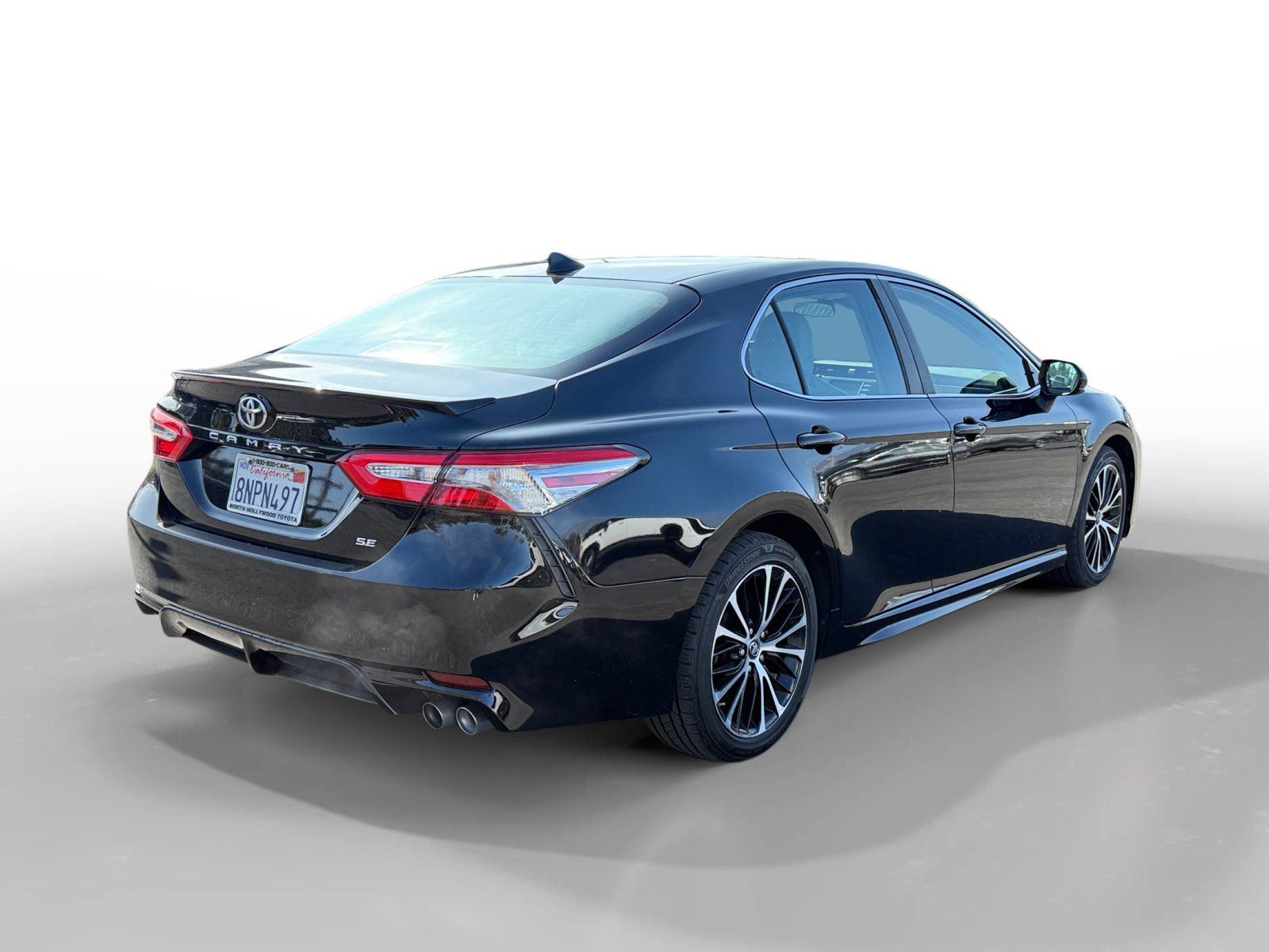 Used 2019 Toyota Camry SE w/ Carpet Mat Package FWD image 5