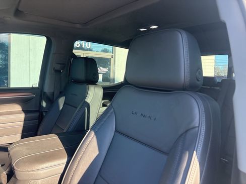 Used 2024 GMC Sierra 1500 Denali w/ Technology Package image 3