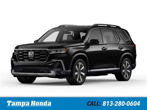 Used 2025 Honda Pilot Touring image 1