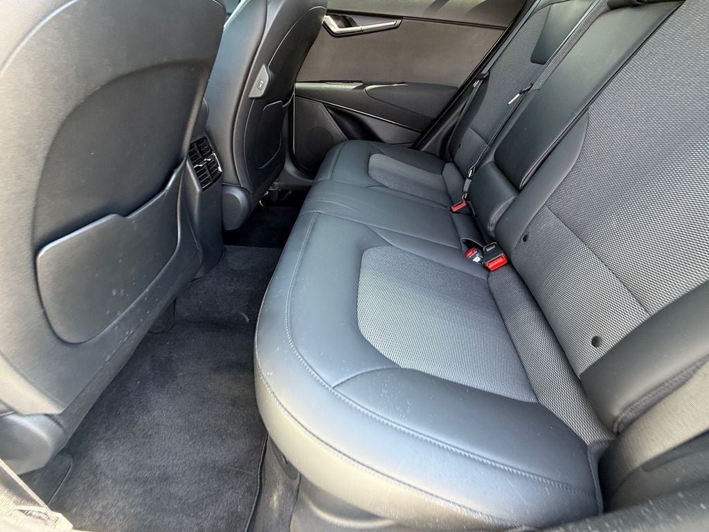 Used 2023 Kia Niro EX FWD image 13