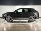 Certified 2025 Porsche Cayenne image 2