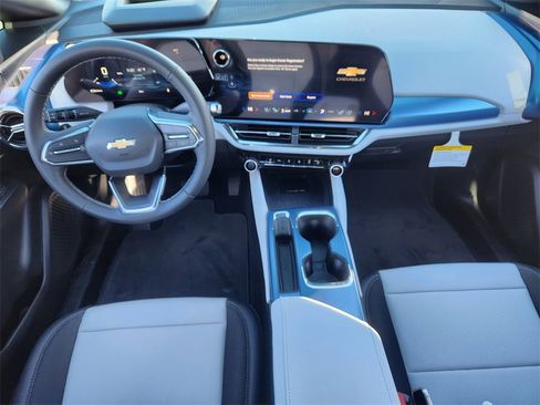 New 2026 Chevrolet Equinox EV LT image 9