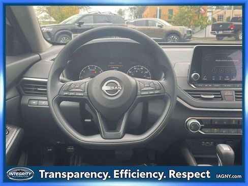 Certified 2025 Nissan Altima 2.5 S image 15