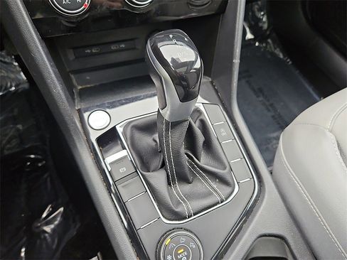 Used 2023 Volkswagen Taos SE image 16