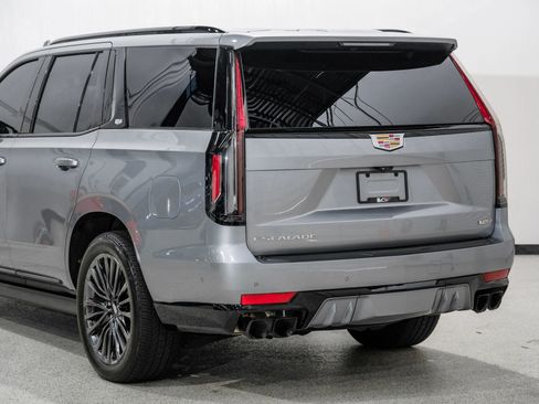 Used 2023 Cadillac Escalade V image 15