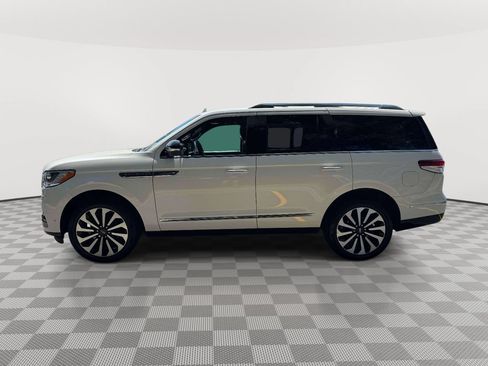 Used 2024 Lincoln Navigator Reserve AWD/4WD image 4