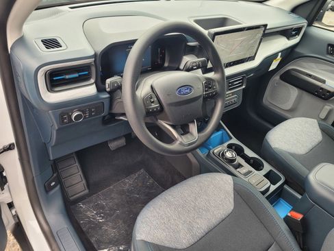 New 2025 Ford Maverick XLT image 8