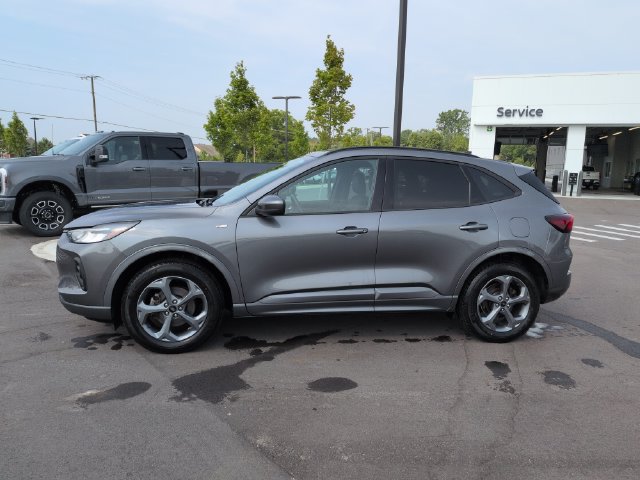 Certified 2023 Ford Escape ST-Line Select w/ Tech Pack #1 AWD/4WD image 2