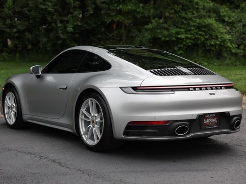 Used 2024 Porsche 911 Carrera w/ Premium Package image 2