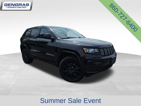 Used 2022 Jeep Grand Cherokee Laredo X AWD/4WD image 1