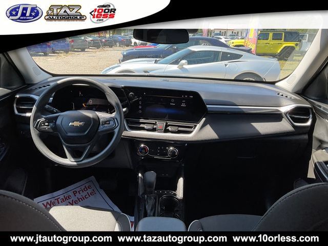 Used 2025 Chevrolet TrailBlazer LT AWD/4WD image 13