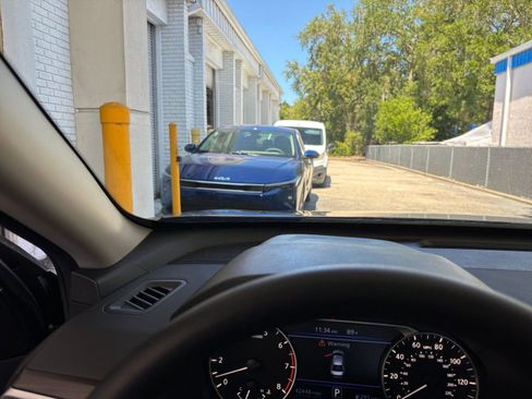 Used 2025 Nissan Altima 2.5 SV FWD image 34