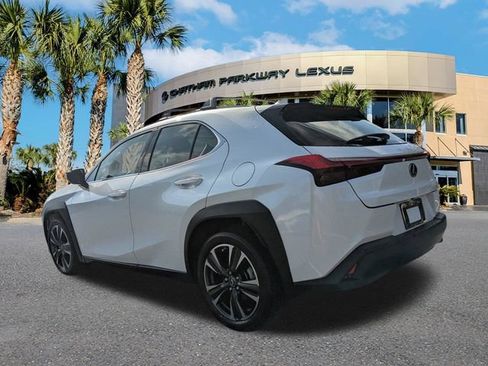 Used 2019 Lexus UX 200 w/ Accessory Package FWD image 7