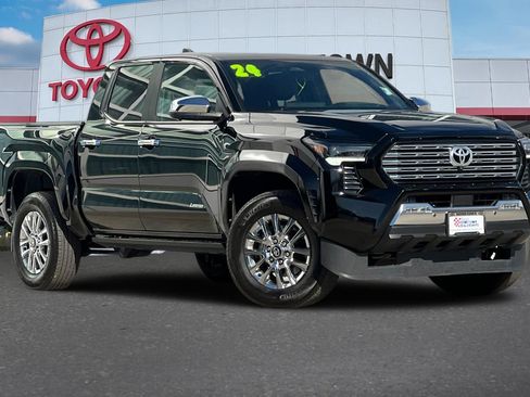 Used 2024 Toyota Tacoma Limited w/ Limited Package (LT) image 2