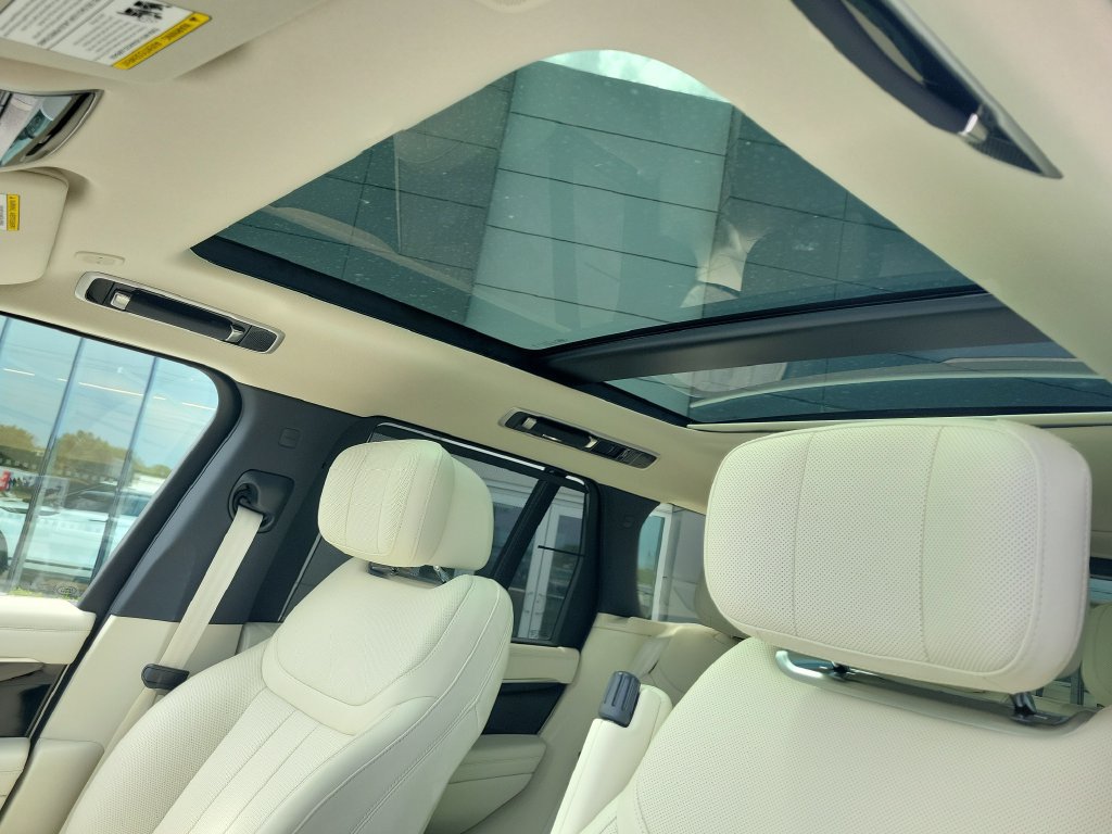 New 2026 Land Rover Range Rover Autobiography AWD/4WD image 28