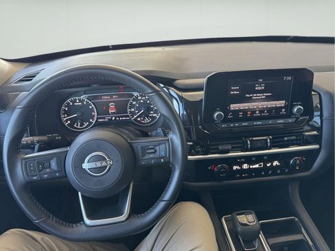 Used 2025 Nissan Pathfinder SV FWD image 14
