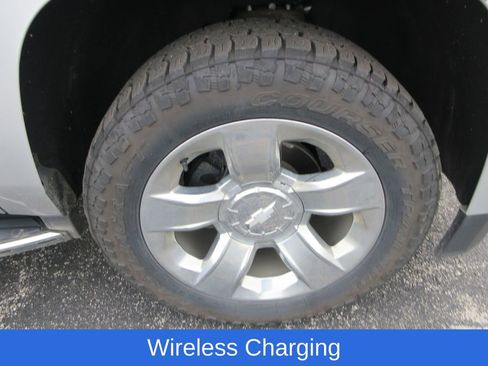 Used 2020 Chevrolet Suburban Premier w/ 6.2L Performance Package image 9