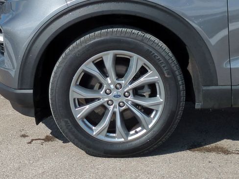 Certified 2023 Ford Explorer XLT w/ Equipment Group 202A image 14