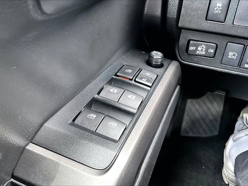 Used 2022 Toyota Tacoma TRD Sport AWD/4WD image 33