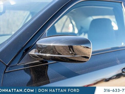 Used 2022 Chrysler 300 Touring w/ Sport Appearance Package image 25