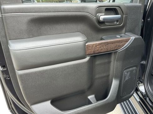 Used 2023 GMC Sierra 2500 Denali w/ Denali Black Diamond Edition image 12