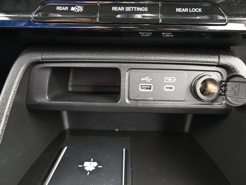 Used 2025 Honda Pilot Touring image 33