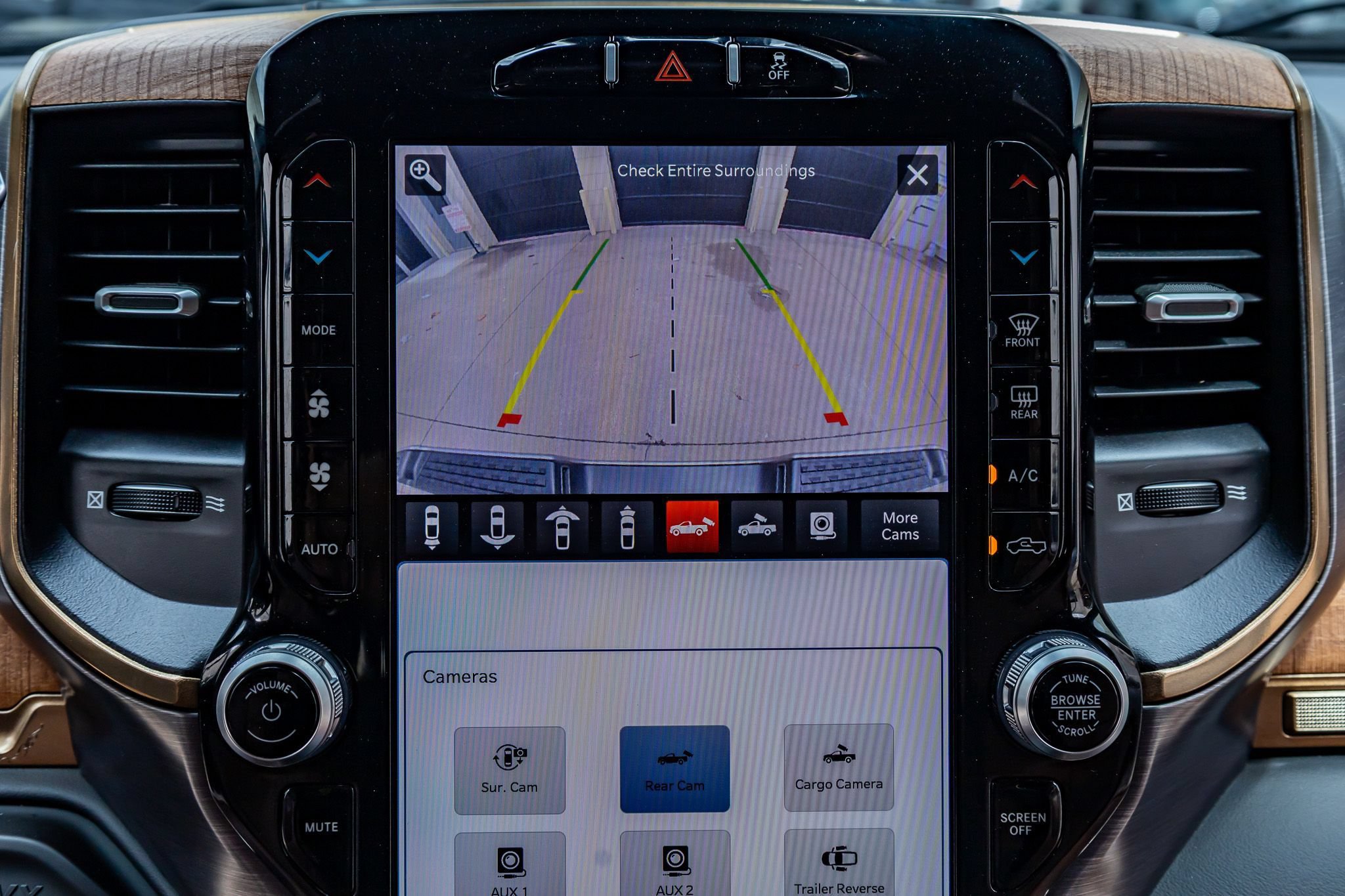 Used 2024 RAM 2500 Limited w/ Towing Technology Group AWD/4WD image 27
