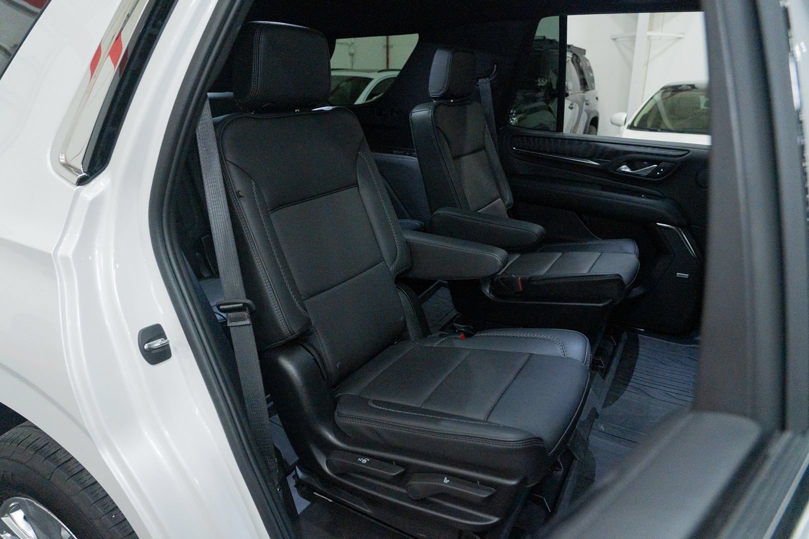 Used 2024 GMC Yukon Denali AWD/4WD image 41