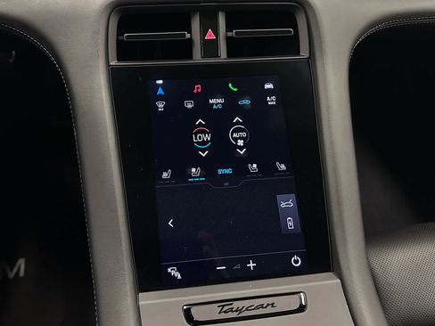 Used 2021 Porsche Taycan Turbo image 29