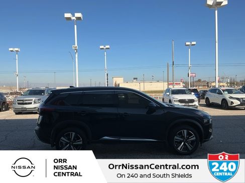 Used 2023 Nissan Rogue Platinum image 4