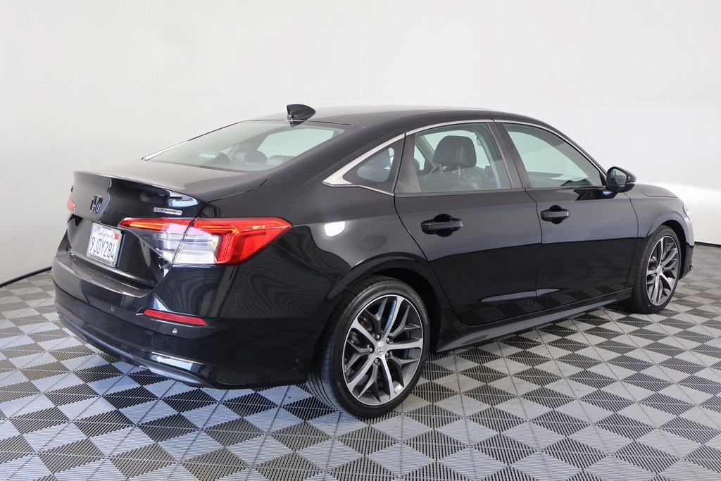 Used 2024 Honda Civic Touring image 4