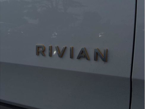 Used 2023 Rivian R1S Adventure image 25