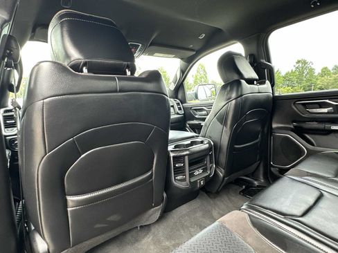 Used 2024 RAM 1500 Laramie AWD/4WD image 18