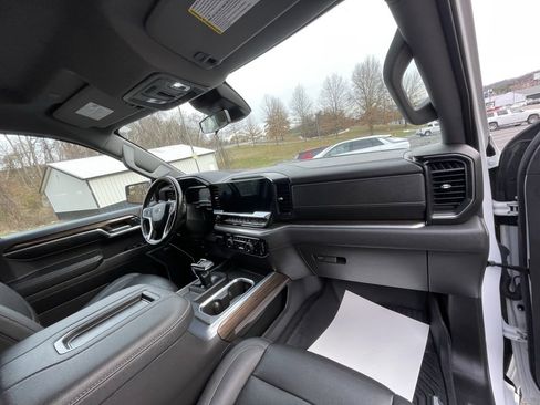 Certified 2022 Chevrolet Silverado 1500 RST w/ Convenience Package II image 12