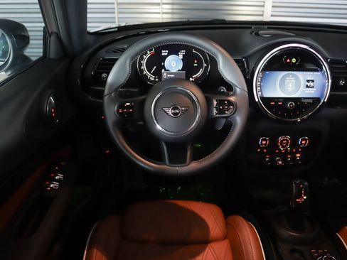 Used 2024 MINI Cooper Clubman S w/ Signature Upholstery Package FWD image 18