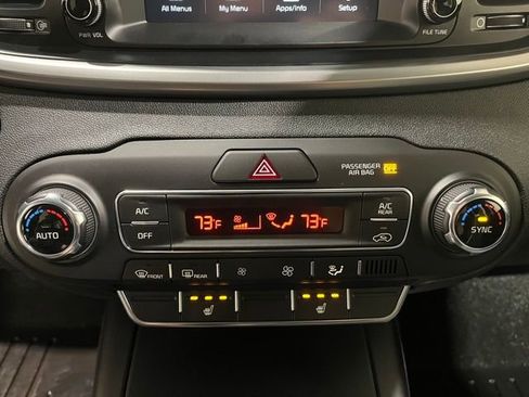 Used 2020 Kia Sorento S image 31