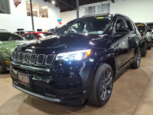 Used 2025 Jeep Compass Limited w/ High Altitude Package AWD/4WD image 2