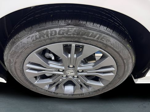 New 2026 Honda Odyssey Touring image 13