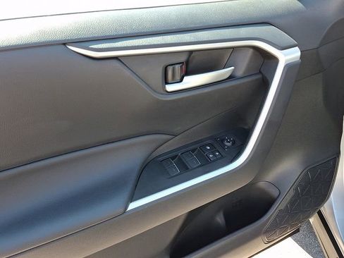Used 2025 Toyota RAV4 XLE image 12