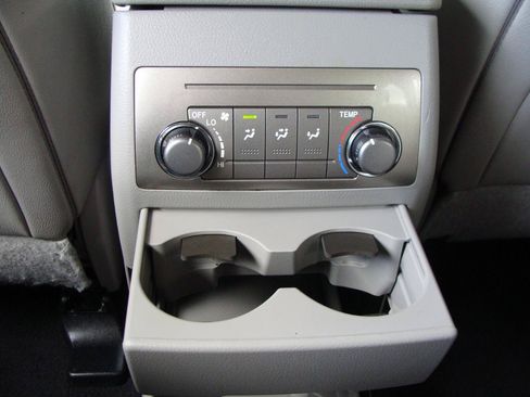 Used 2013 Toyota Highlander SE AWD/4WD image 26