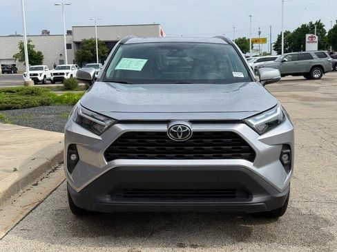 Used 2022 Toyota RAV4 XLE Premium AWD/4WD image 8