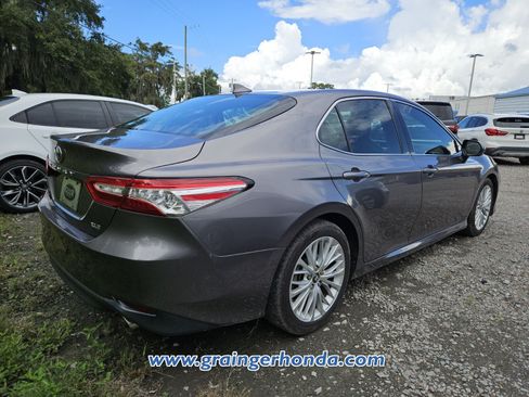 Used 2019 Toyota Camry XLE FWD image 7