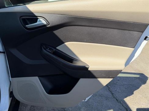 Used 2014 Ford Focus SE image 16
