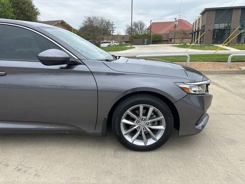 Used 2022 Honda Accord LX image 11