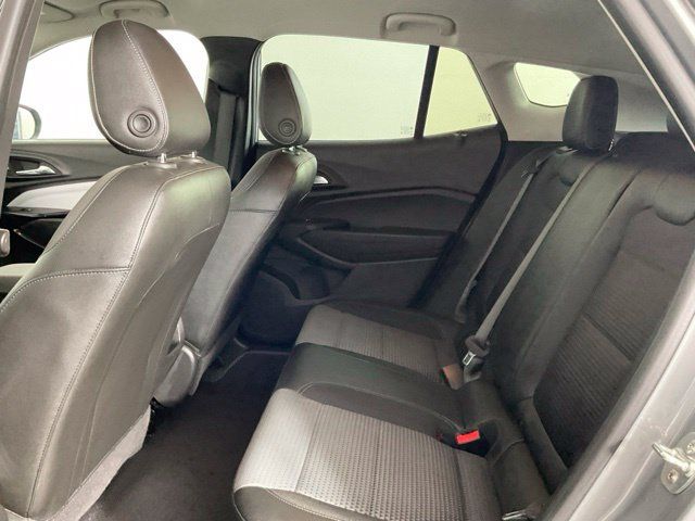 Used 2025 Chevrolet Trax LT FWD image 14