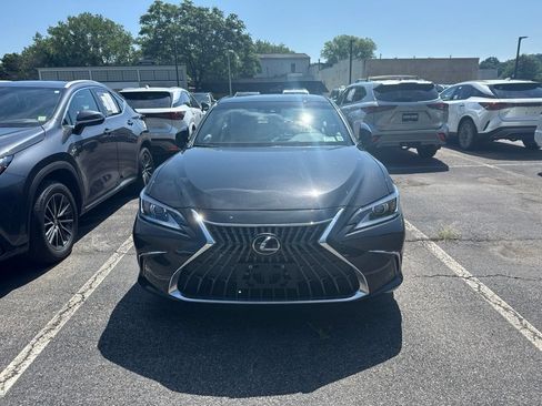 Used 2024 Lexus ES 350 w/ Premium Package FWD image 2