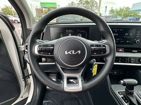 Used 2024 Kia Sportage LX image 12