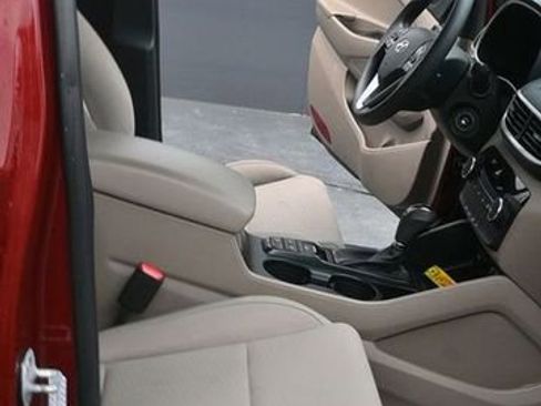 Used 2020 Hyundai Tucson SE AWD/4WD image 12