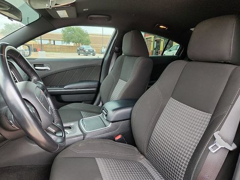 Used 2023 Dodge Charger SXT RWD image 7